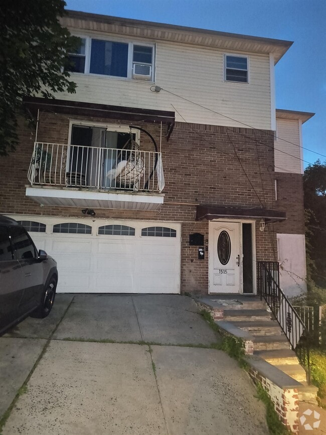 Building Photo - 1515 70th St Rental