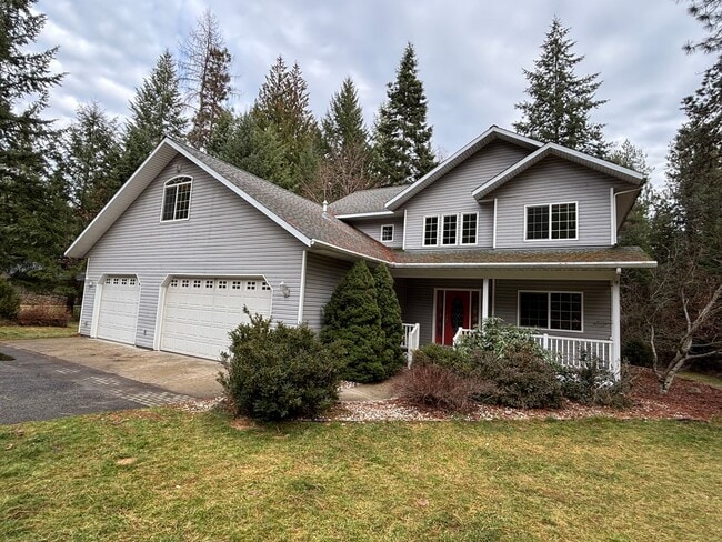 Building Photo - Beautiful Home on 1.2 Acres in Sandpoint
