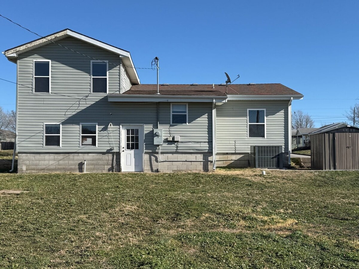Photo - COMING SOON: 4 BEDROOM / 2 BATHROOM HOUSE IN JOPLIN MO!!!