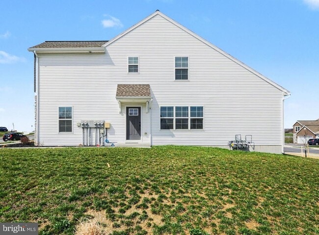 Building Photo - 7884 Oakbrook Dr