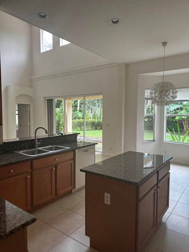 Photo - 8120 Bautista Way