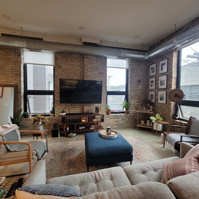 Photo - 1942 W North Ave Unit 209