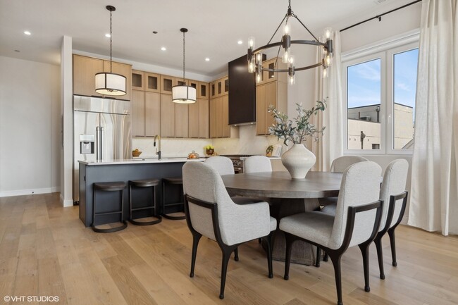 Photo - 1615 W Irving Park Rd