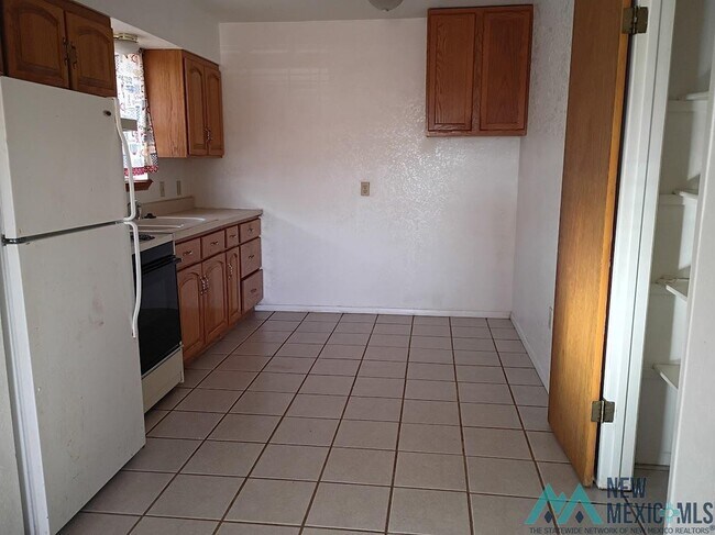 Photo - 1910 S Platinum Ave