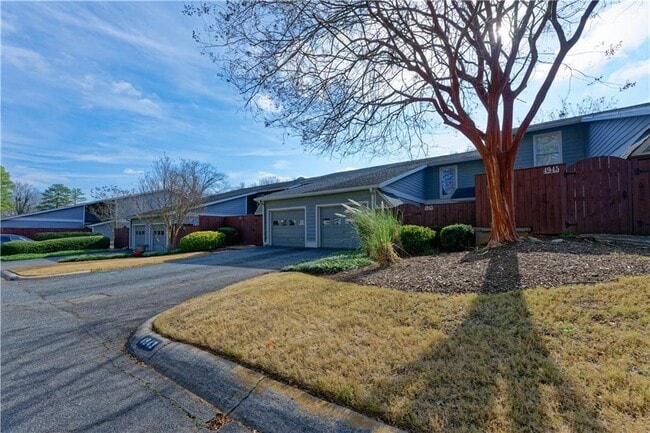 Photo - 4943 Meadow Ln