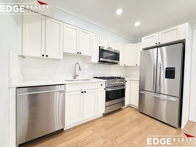 Building Photo - 34 Spring St Unit 1