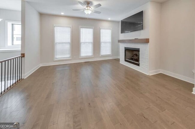 Photo - 413 Bishop Ln