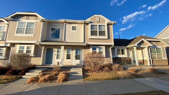 3 Bedroom 2.5 Bathroom in Denver's Green V... - 3 Bedroom 2.5 Bathroom in Denver's Green V... Casa Adosada