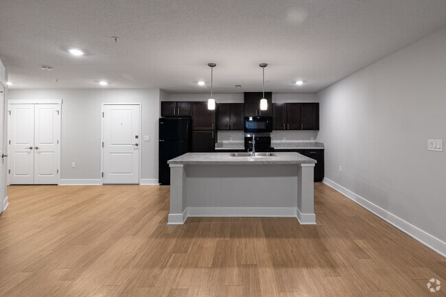1BR, 1BA - 813SF - Dining Room/Kitchen