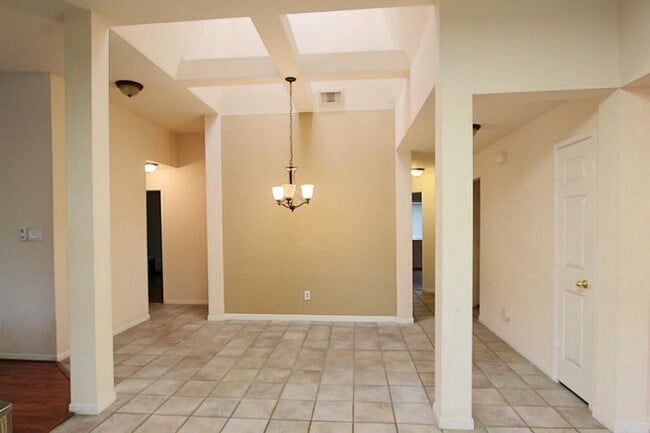 Photo - 523 High Meadows Dr