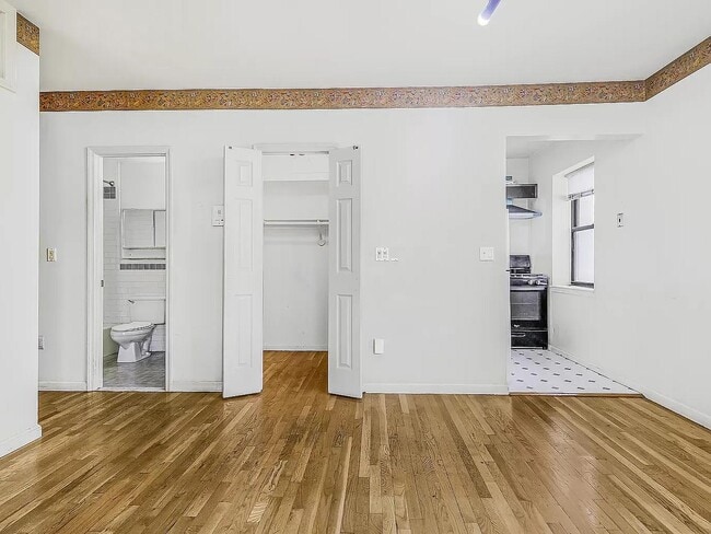 Photo - 186 W 80th St