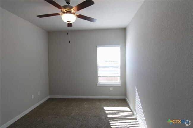 Building Photo - 390 Creekside Curve Rental