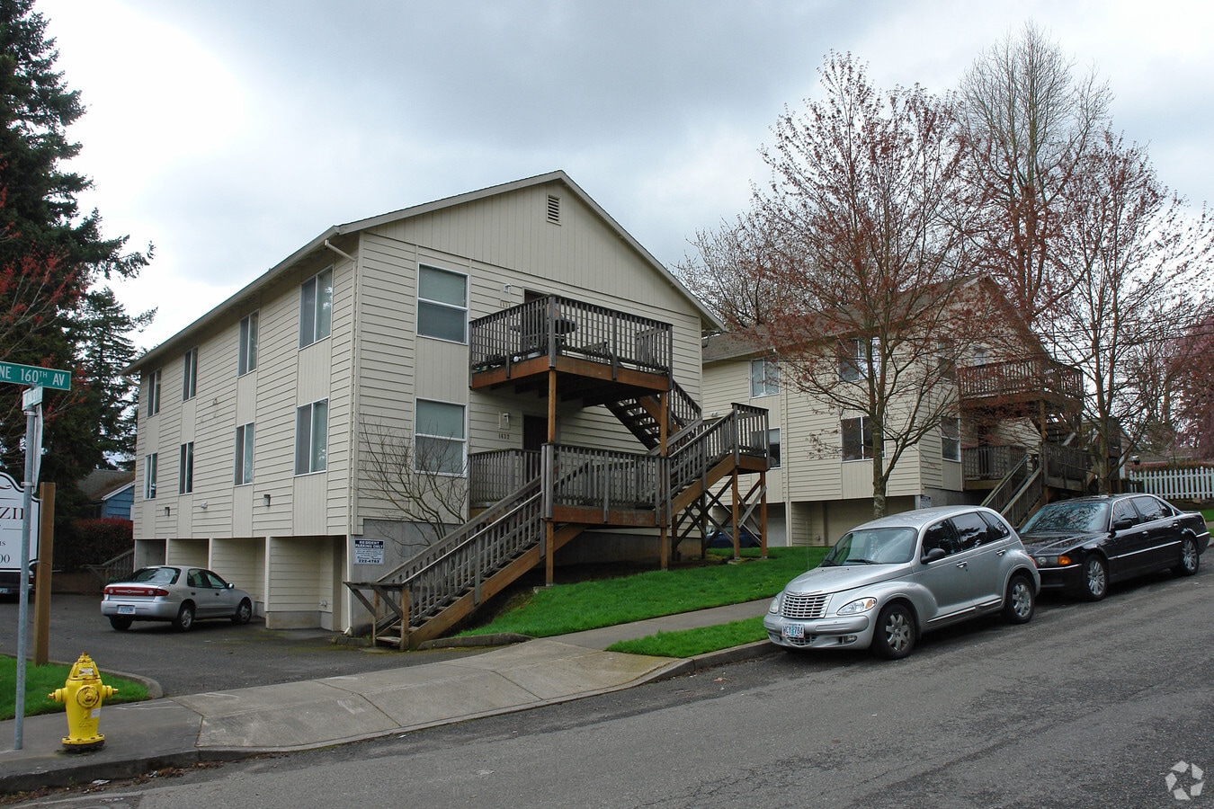 McKenzie Court Apartments - McKenzie Court Apartments