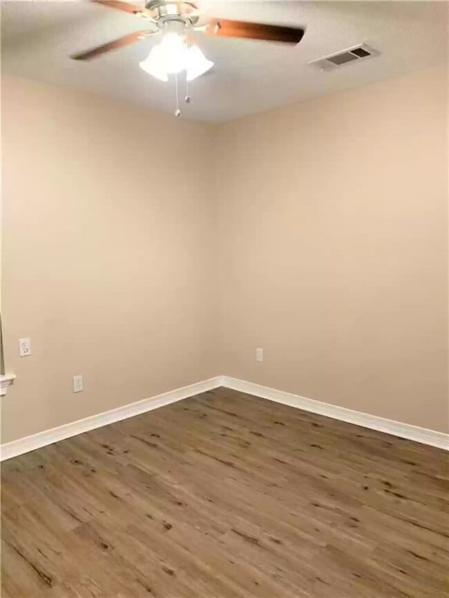 Photo - 1308 Cook St