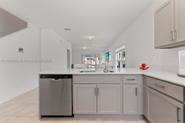 Photo - 377 NE 1st St