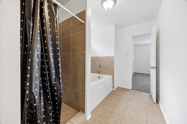 Photo - 2414 Kenbridge Dr