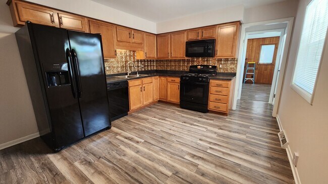Photo - 229 Hickory St