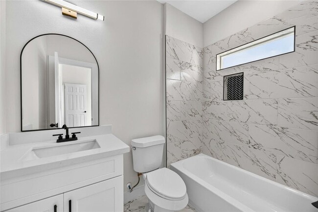 Photo - 4357 Elmwood St Unidad B