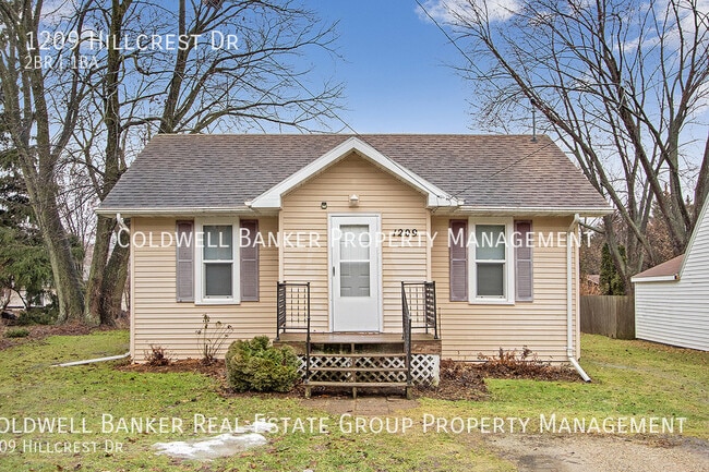 Building Photo - 1209 Hillcrest Dr