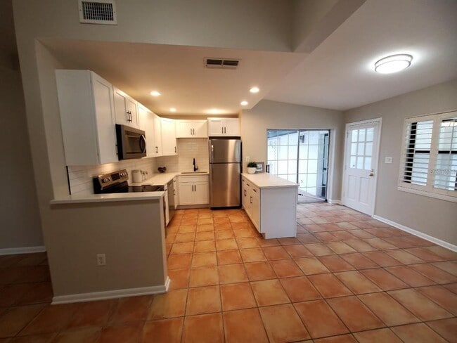 Photo - 1812 Pineview Cir