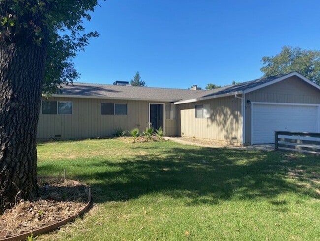 Building Photo - Nice Home in Enterprise Area!!
