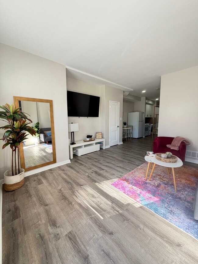 Photo - 1524 Queen St NE Unidad 1524