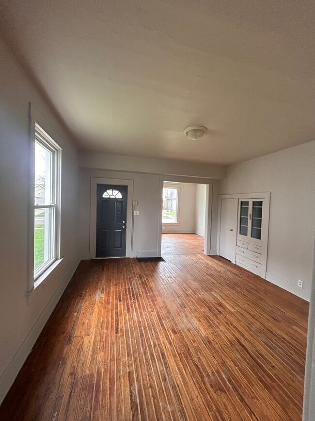 Photo - 1320 E Woodbine Pl