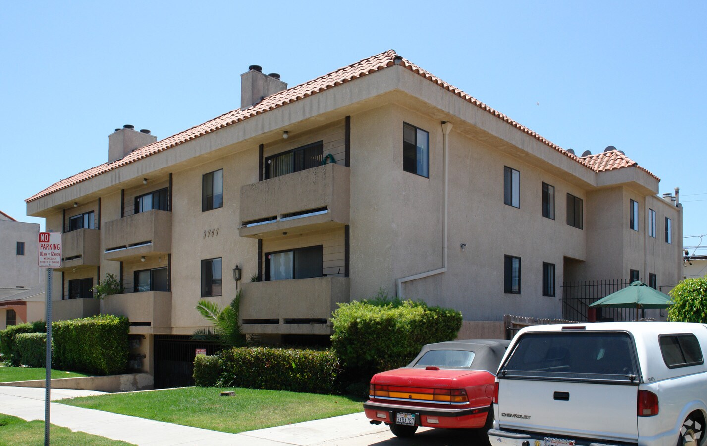 Photo - 3747 Kelton Ave