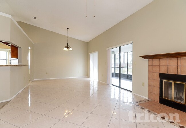 Photo - 8111 Hathaway Dr