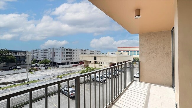 Photo - 16751 NE 9th Ave Unit 401