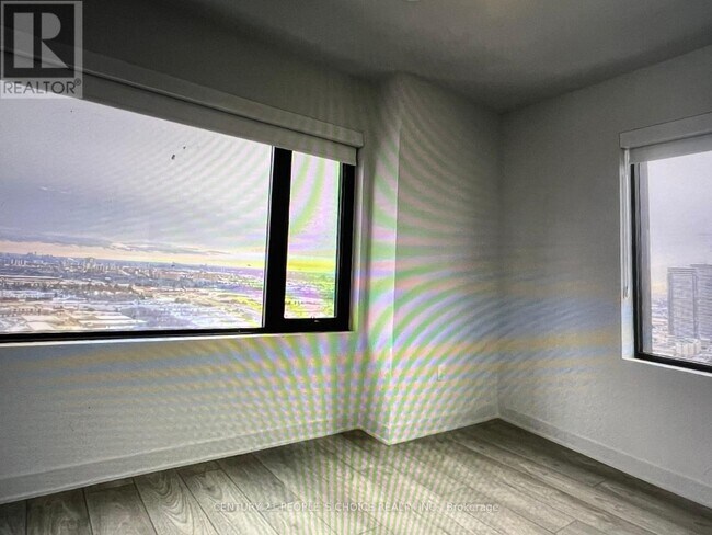 Photo - 2920 Hwy 7 Unité 2810