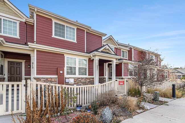 Building Photo - 221 Jackson Dr