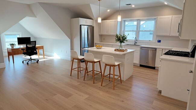 Building Photo - 28 Brooks St Unit 3