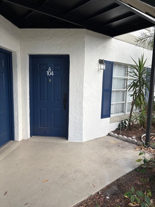 Building Photo - Newly remodeled 2/2 condo Winter Park $300. incentive for move in by 2/15/2025