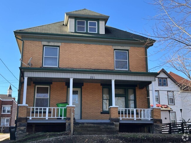 Building Photo - 221 S Seneca Ave Rental