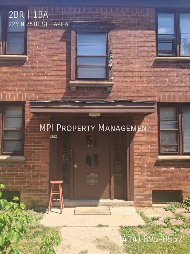 Photo - 226 N 75th St House
