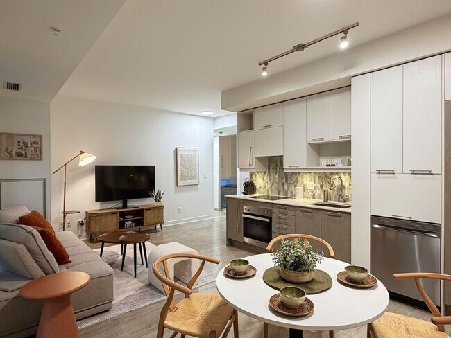 Building Photo - 199 Richmond St W Unit SI ID1388912P