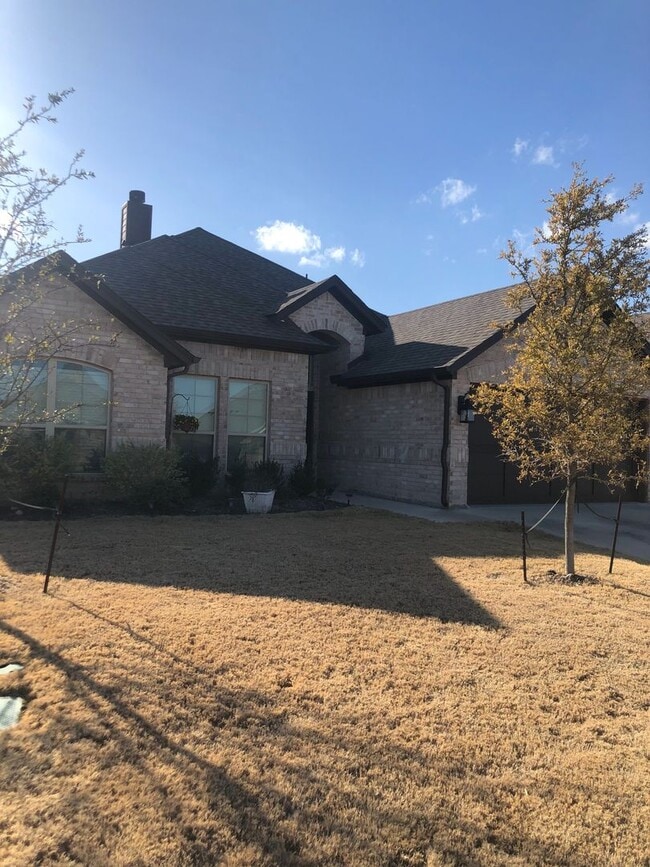 Photo - 4 Bdrm/2Bath in the Heart of Weatherford!