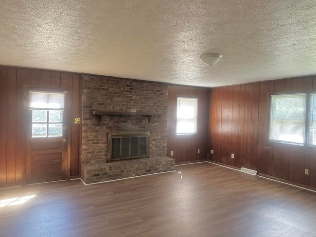 Photo - 1465 Anniston Dr