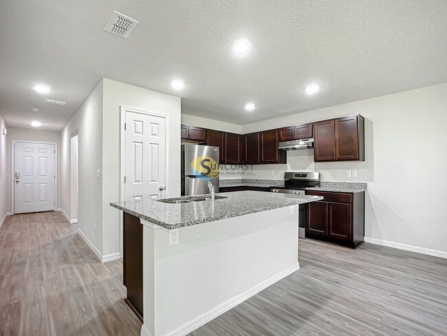 Photo - 108 Lynbrook Dr Unit B