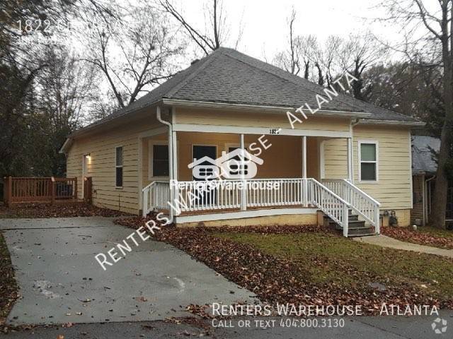 Building Photo - Charming 3 BR 2 Bath with Gleaming Hardwoo... Rental