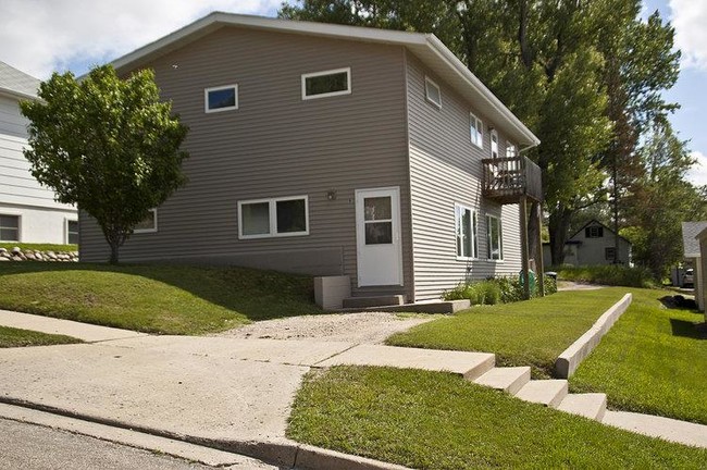 The 11th Street 3 Plex Apartment - The 11th Street 3 Plex Apartment