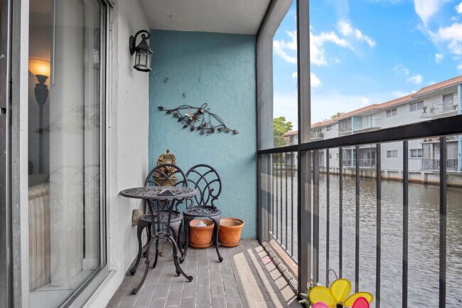 Photo - 1775 N Andrews Square Unidad 102A