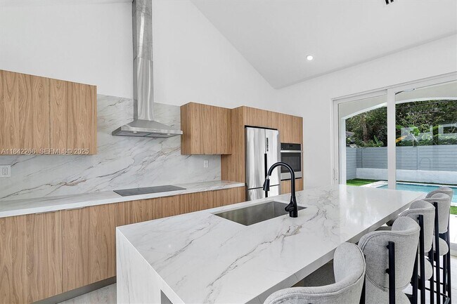 Photo - 58 NE 45th St