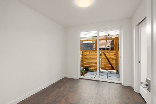 Photo - 2bd/1.75ba Seattle Townhome