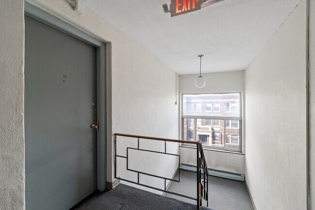 Photo - 239 Kelton St Unit 42