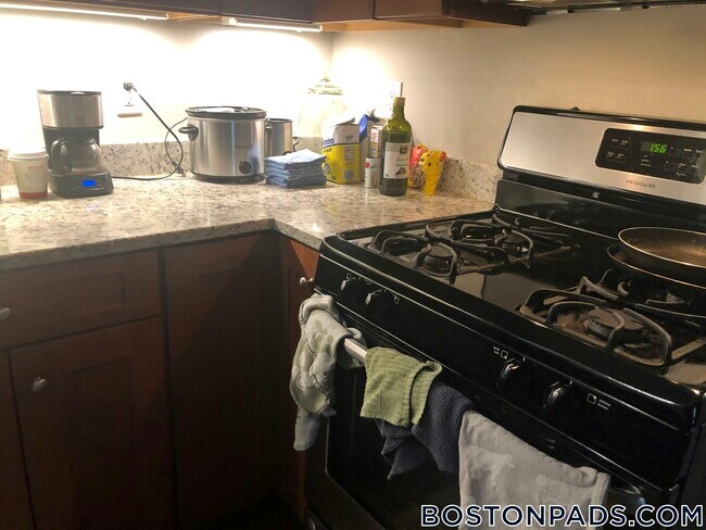 Photo - 46 Creighton St Unit 2