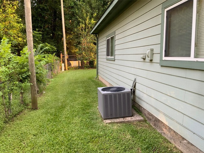 Photo - 3006 Bolt St
