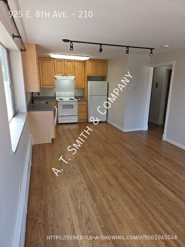 Photo - 925 E 8th Ave