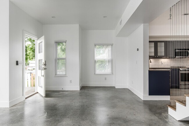 Photo - 1009 11th Ave N